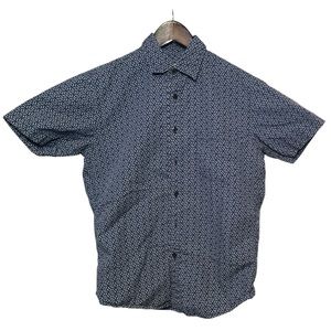 Summer Cool: Uniqlo Men's XS Blue and Light Blue Short Sleeve Button-Down Shirt